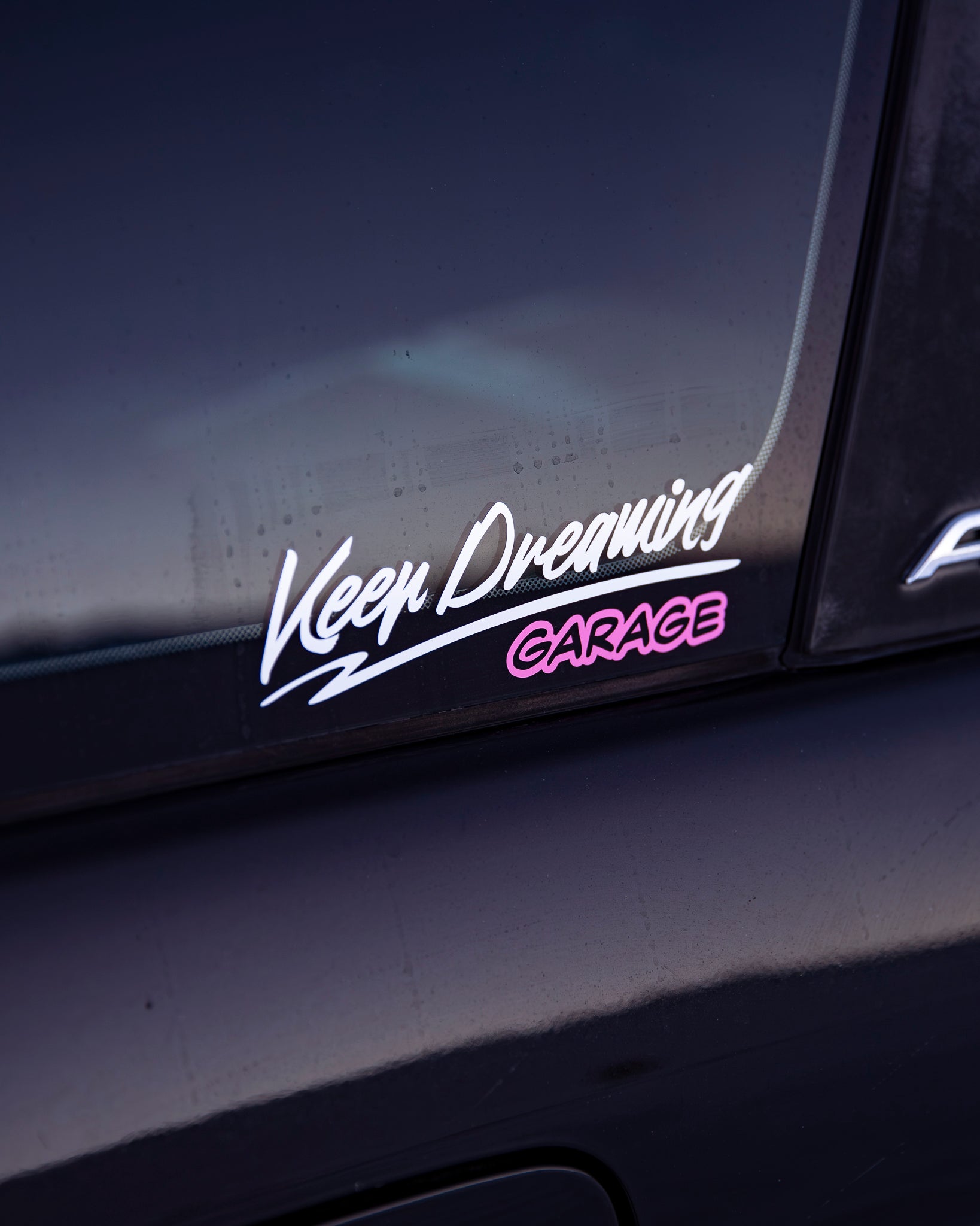 KEEP DREAMING GARAGE Sticker